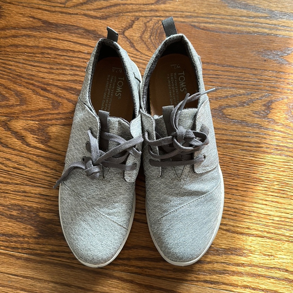 Toms grey sneakers. Size 7.5
